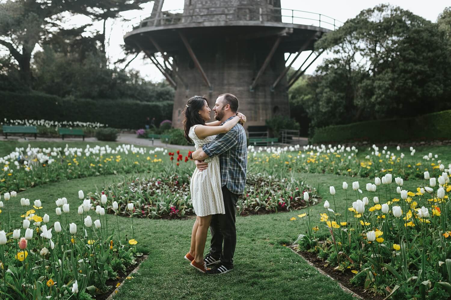 san francisco engagement shoot, golden gate park, sunset engagement shoot, Golden Gate Park Windmills & Tulips photoshoot