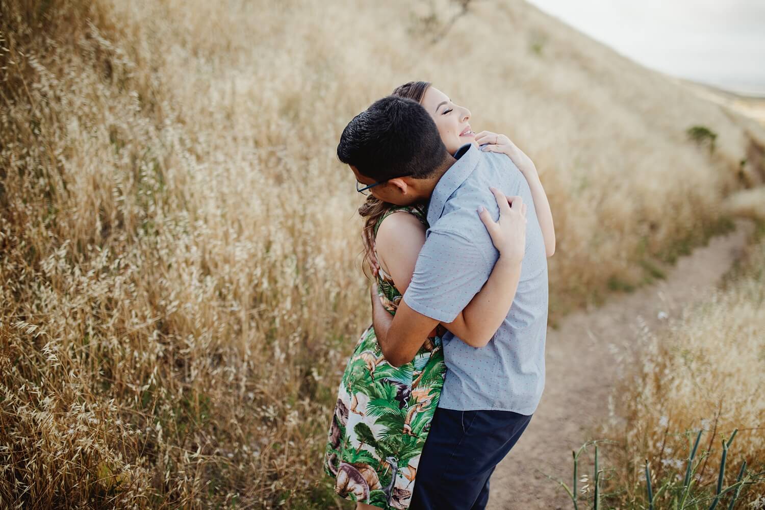 san francisco bay area east bay coyote hills rocks fields bay engagement photography couples portrait session engagement photos natural light affordable wedding photography